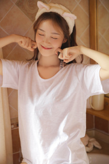 一件一件的剥掉她的衣服